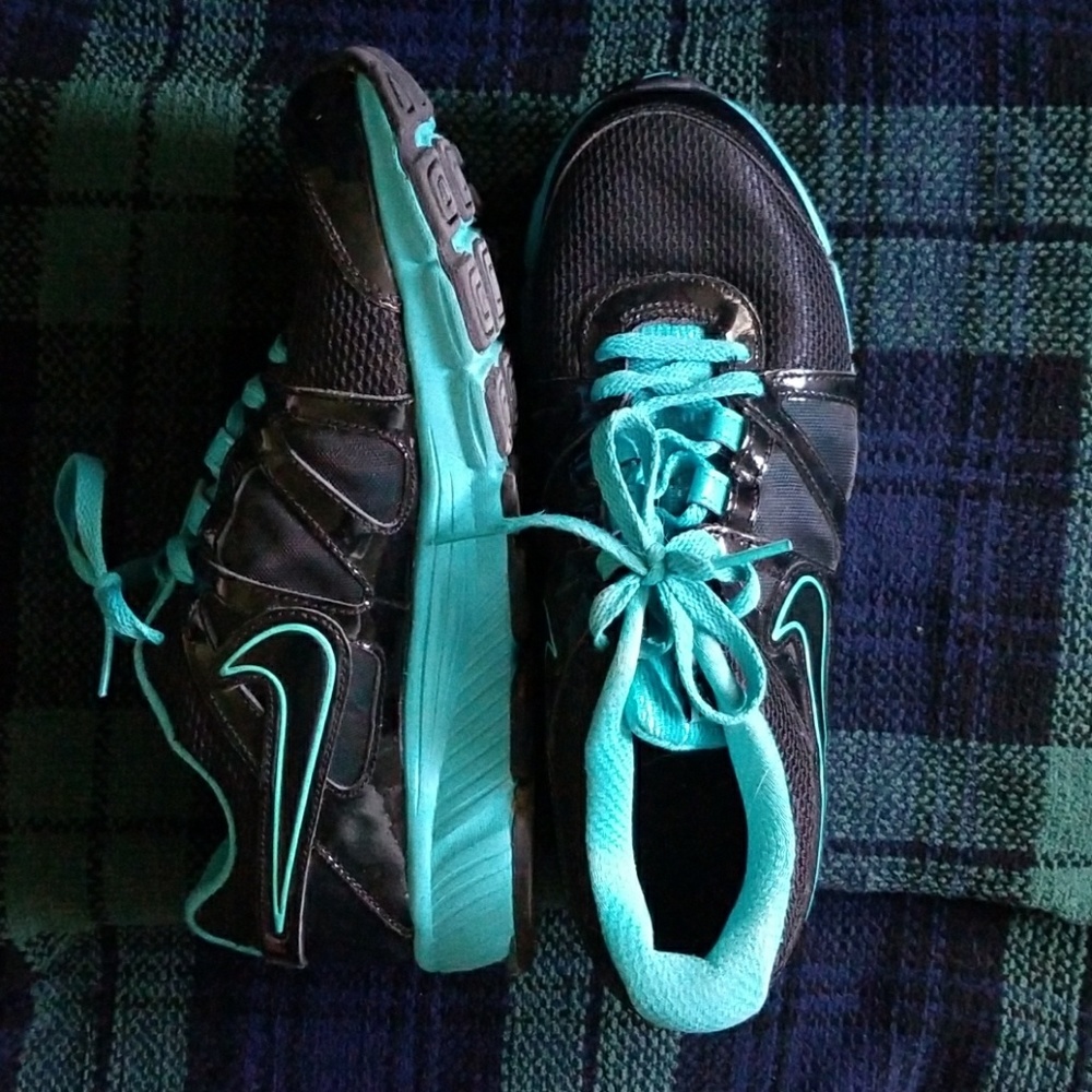 COPY - Nike Reax Patent Sneaker